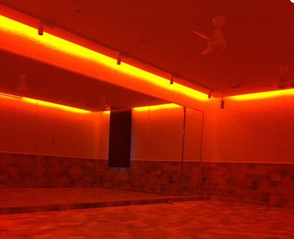 岩塩ヨガスタジオ